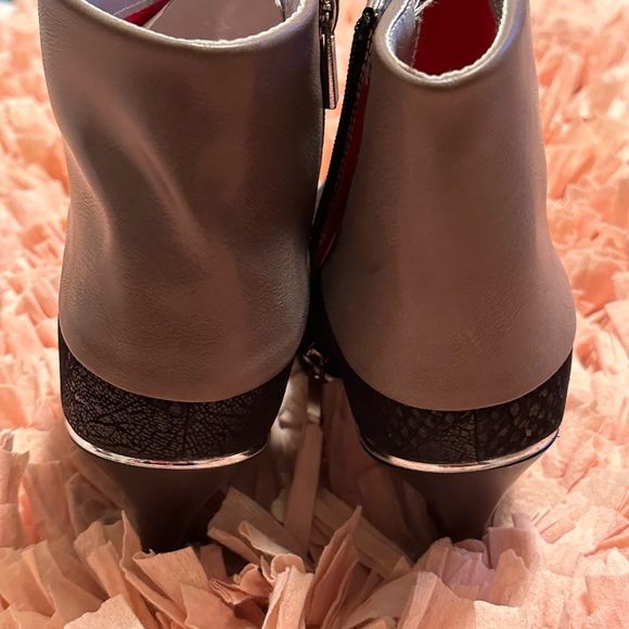 Mark Ankle Boots - Picture 2 of 11